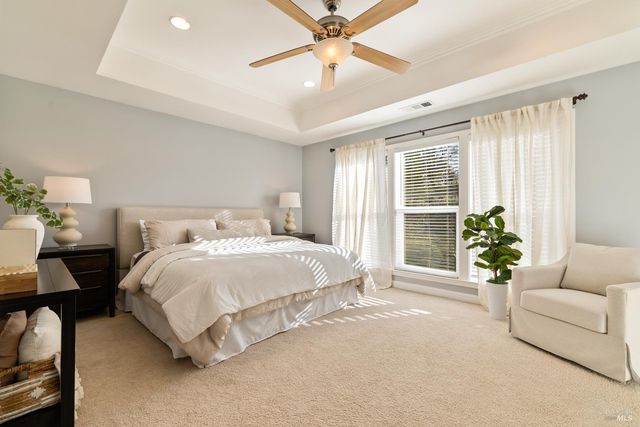 240 Hidden Valley Ln, Vacaville, CA 95688