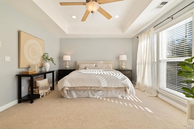 240 Hidden Valley Ln, Vacaville, CA 95688