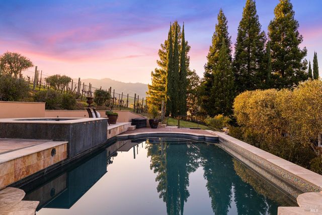 240 Hidden Valley Ln, Vacaville, CA 95688