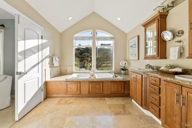 240 Hidden Valley Ln, Vacaville, CA 95688