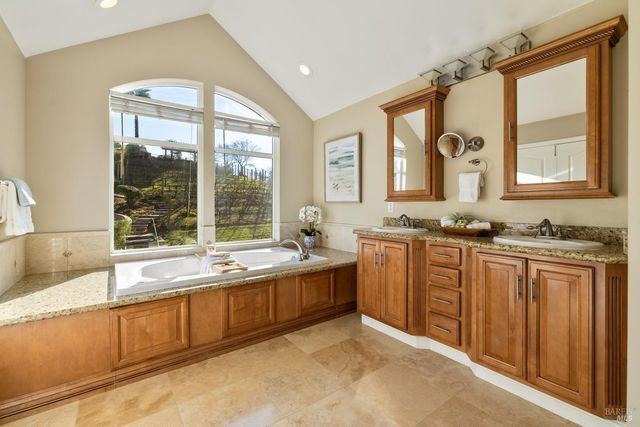 240 Hidden Valley Ln, Vacaville, CA 95688