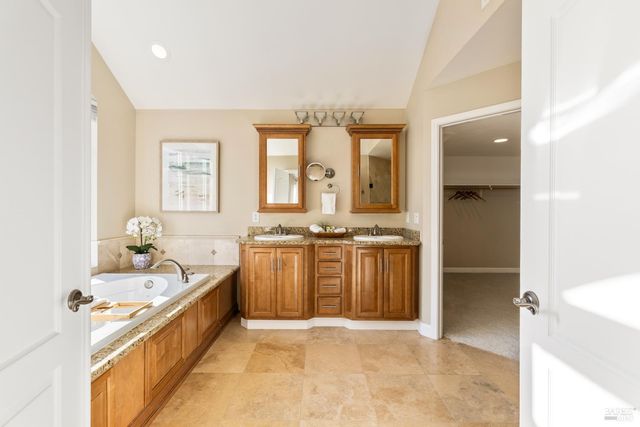 240 Hidden Valley Ln, Vacaville, CA 95688