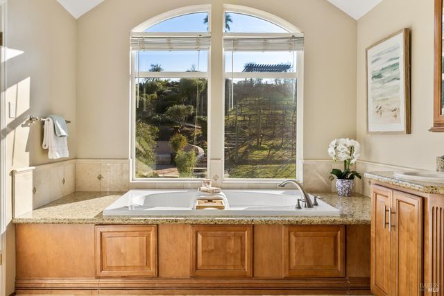 240 Hidden Valley Ln, Vacaville, CA 95688