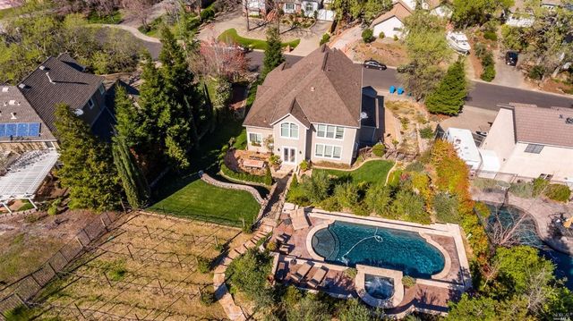 240 Hidden Valley Ln, Vacaville, CA 95688