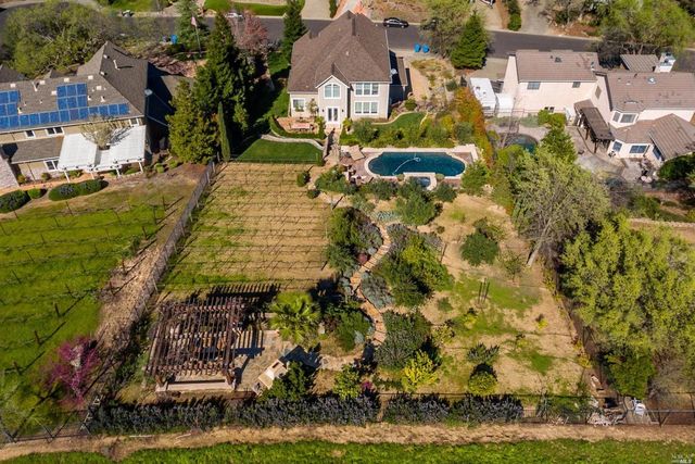 240 Hidden Valley Ln, Vacaville, CA 95688