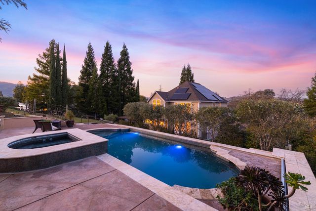 240 Hidden Valley Ln, Vacaville, CA 95688