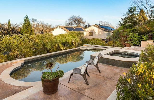 240 Hidden Valley Ln, Vacaville, CA 95688