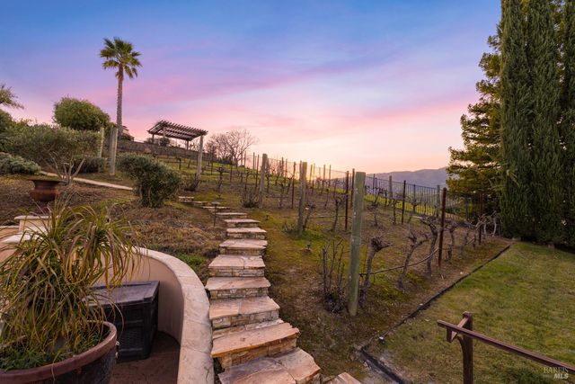 240 Hidden Valley Ln, Vacaville, CA 95688