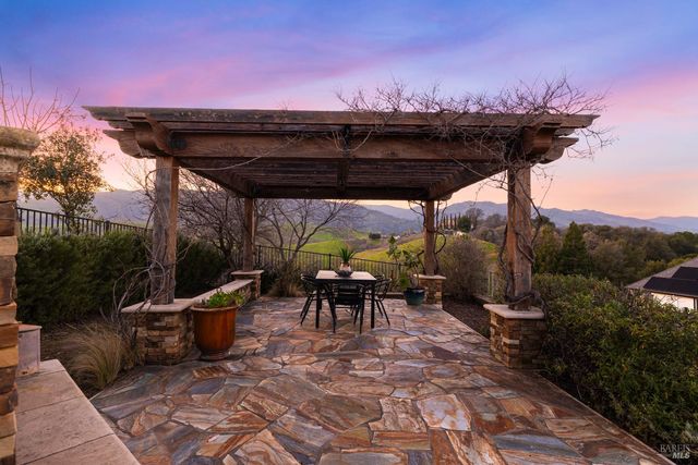 240 Hidden Valley Ln, Vacaville, CA 95688