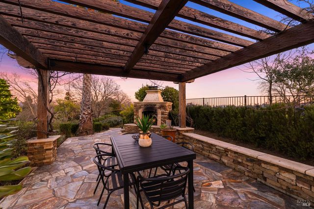 240 Hidden Valley Ln, Vacaville, CA 95688