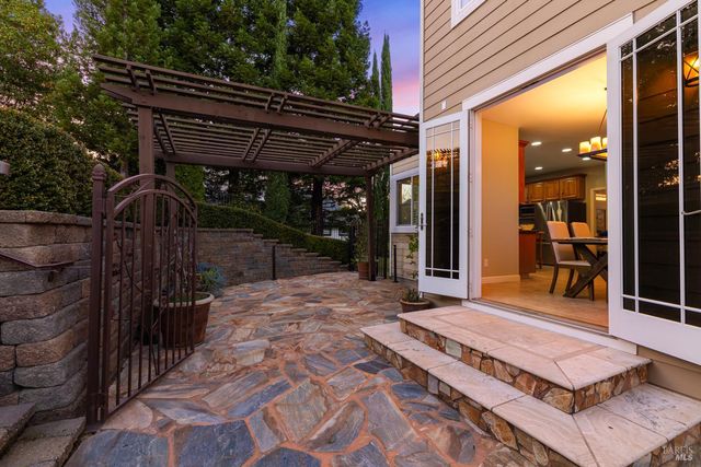 240 Hidden Valley Ln, Vacaville, CA 95688