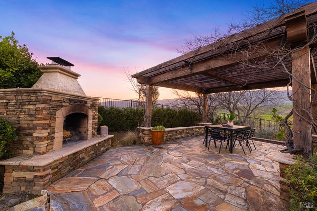 240 Hidden Valley Ln, Vacaville, CA 95688