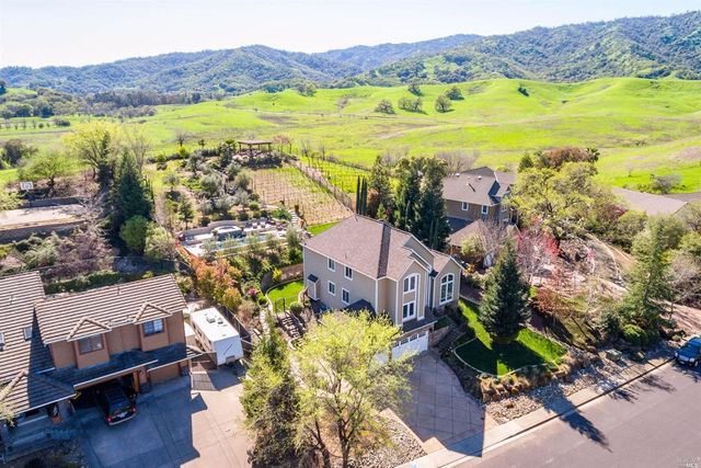 240 Hidden Valley Ln, Vacaville, CA 95688