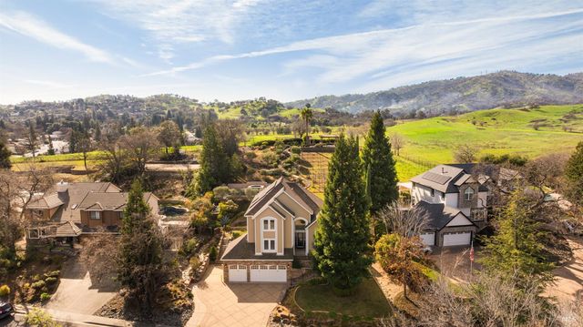 240 Hidden Valley Ln, Vacaville, CA 95688