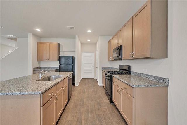 116 Honeybee LN, Elgin, TX 78621