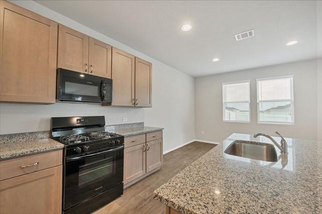 116 Honeybee LN, Elgin, TX 78621