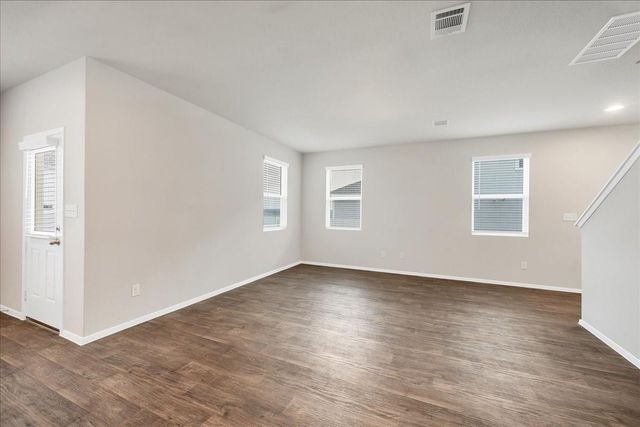 116 Honeybee LN, Elgin, TX 78621