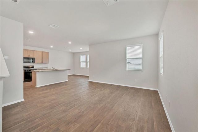 116 Honeybee LN, Elgin, TX 78621