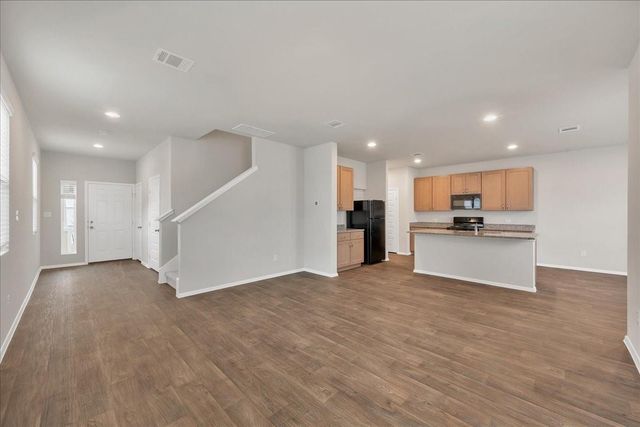 116 Honeybee LN, Elgin, TX 78621