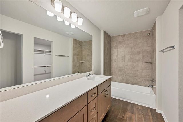 116 Honeybee LN, Elgin, TX 78621