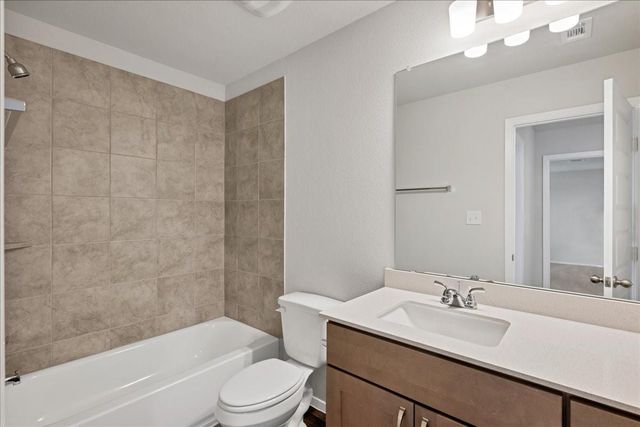 116 Honeybee LN, Elgin, TX 78621