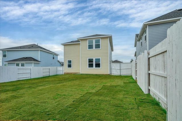 116 Honeybee LN, Elgin, TX 78621