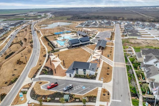 116 Honeybee LN, Elgin, TX 78621