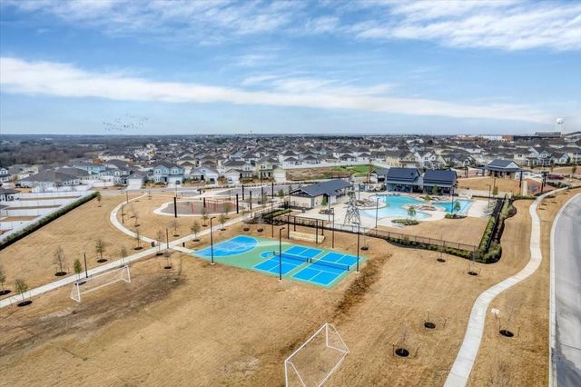 116 Honeybee LN, Elgin, TX 78621