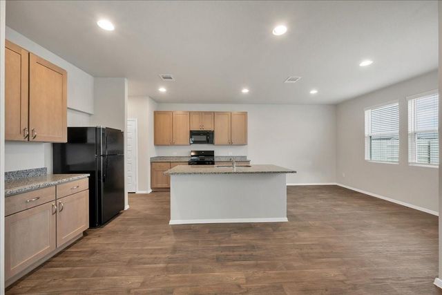 116 Honeybee LN, Elgin, TX 78621