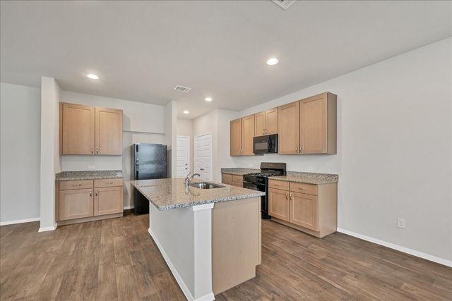 116 Honeybee LN, Elgin, TX 78621