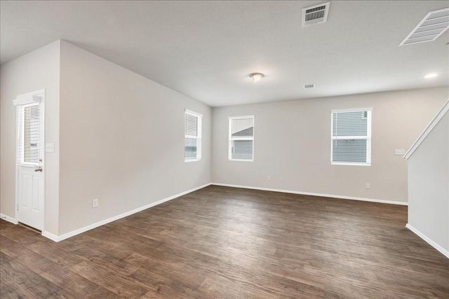 116 Honeybee LN, Elgin, TX 78621