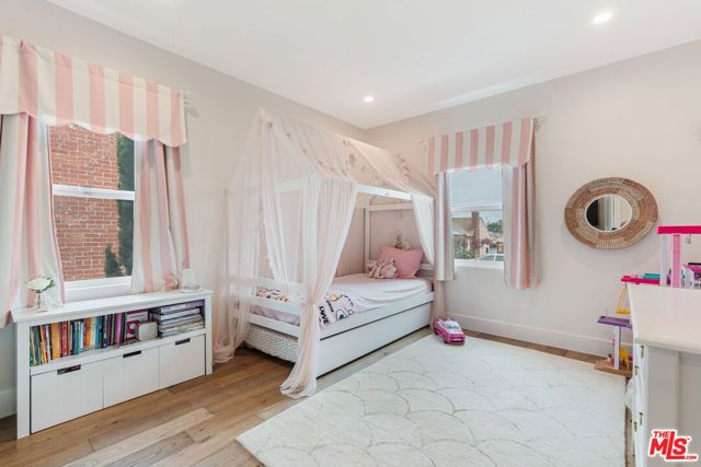 8101 Stewart Avenue, Los Angeles, CA 90045