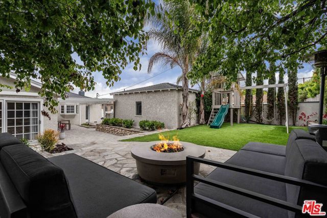 8101 Stewart Avenue, Los Angeles, CA 90045