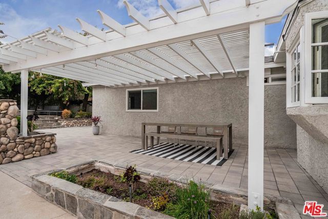 8101 Stewart Avenue, Los Angeles, CA 90045
