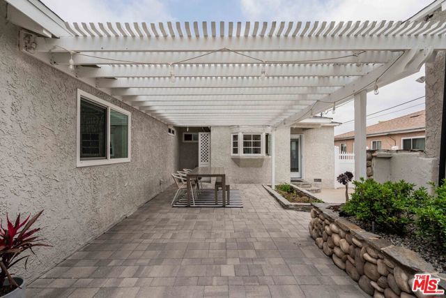 8101 Stewart Avenue, Los Angeles, CA 90045