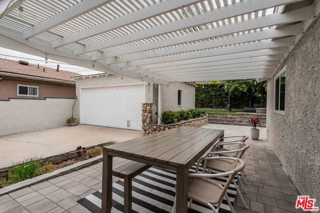 8101 Stewart Avenue, Los Angeles, CA 90045