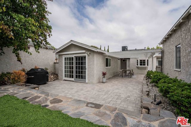 8101 Stewart Avenue, Los Angeles, CA 90045