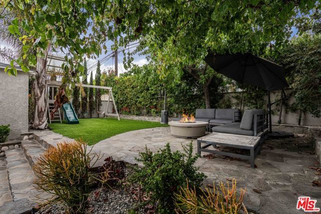 8101 Stewart Avenue, Los Angeles, CA 90045
