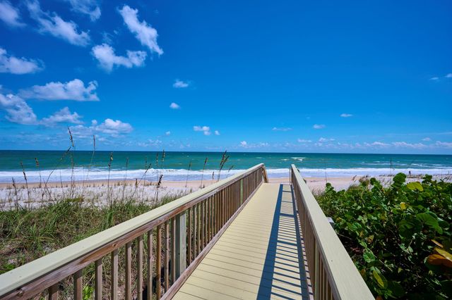 1320 Coral Park Lane Lane 301, Vero Beach, FL 32963