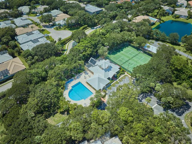 1320 Coral Park Lane Lane 301, Vero Beach, FL 32963