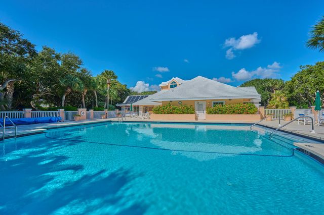 1320 Coral Park Lane Lane 301, Vero Beach, FL 32963