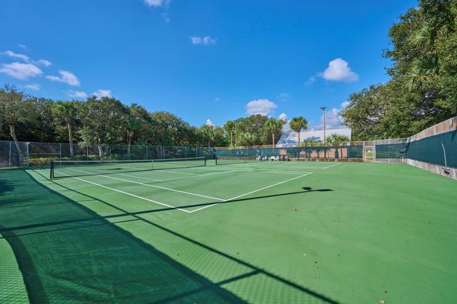 1320 Coral Park Lane Lane 301, Vero Beach, FL 32963