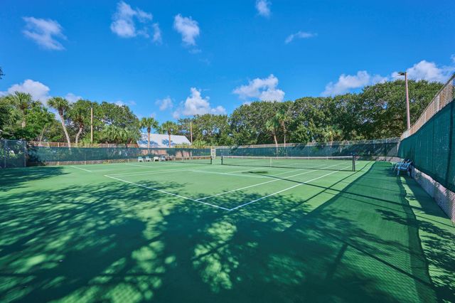 1320 Coral Park Lane Lane 301, Vero Beach, FL 32963