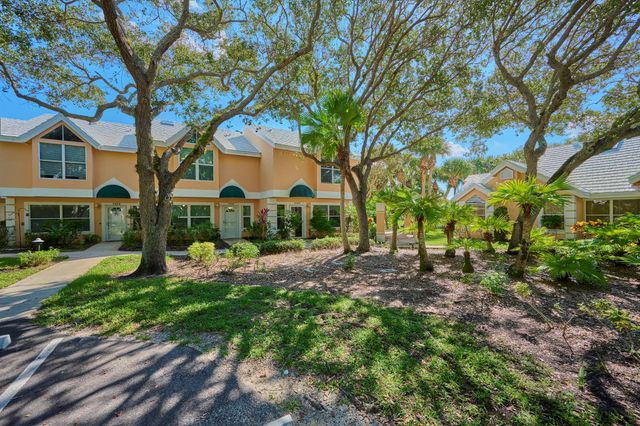 1320 Coral Park Lane Lane 301, Vero Beach, FL 32963