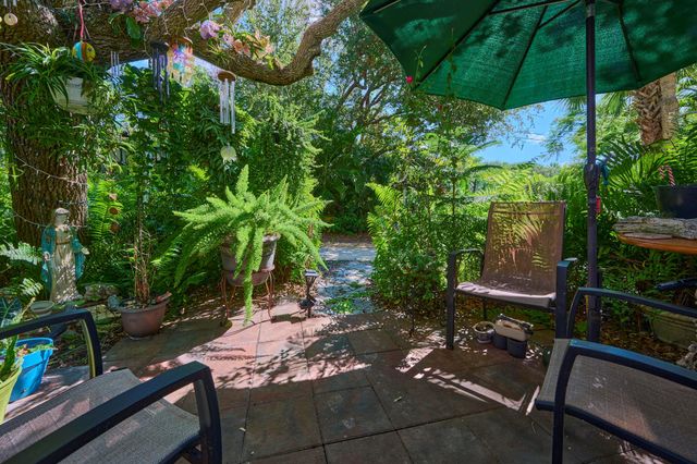 1320 Coral Park Lane Lane 301, Vero Beach, FL 32963