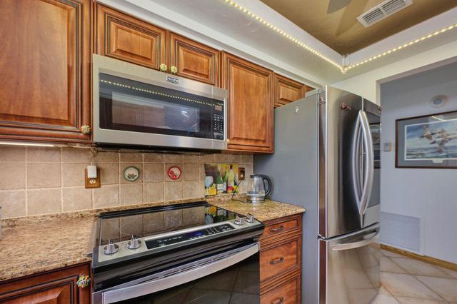 1320 Coral Park Lane Lane 301, Vero Beach, FL 32963