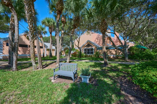 1320 Coral Park Lane Lane 301, Vero Beach, FL 32963