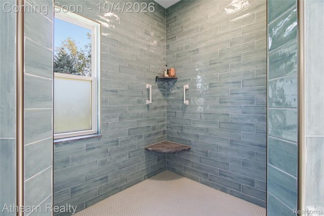 16189 Hill Forest Drive, Fenton Charter Township, MI 48451