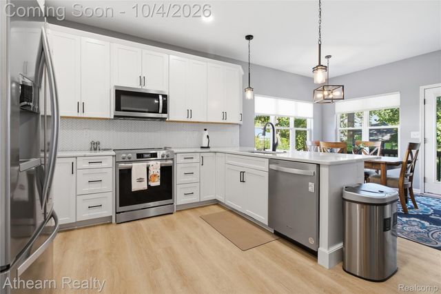 16189 Hill Forest Drive, Fenton Charter Township, MI 48451