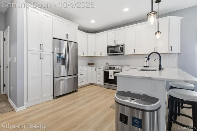 16189 Hill Forest Drive, Fenton Charter Township, MI 48451